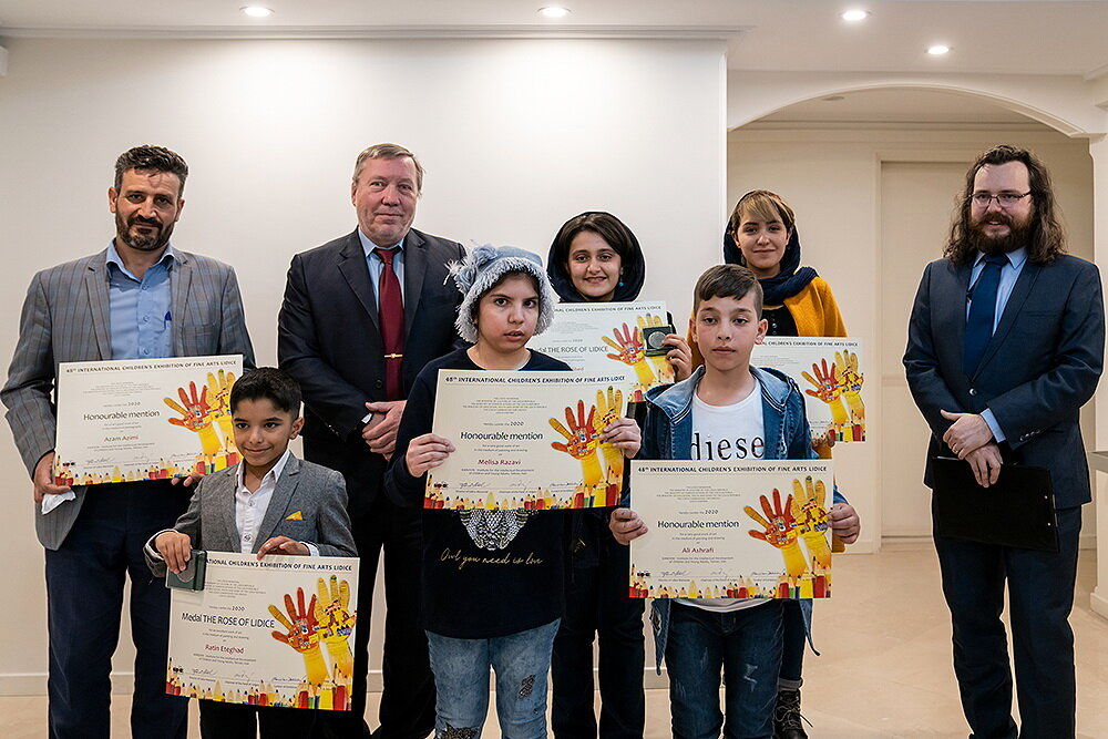 Czech envoy awards Iranian winners of ICEFA Lidice