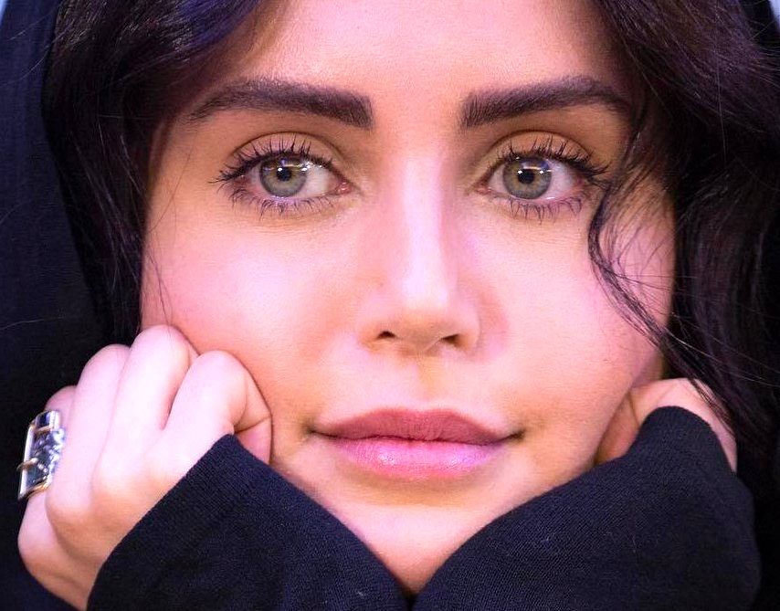 حاشیههای عکسی که الناز شاکردوست از ایرانآرت منتشر کرد