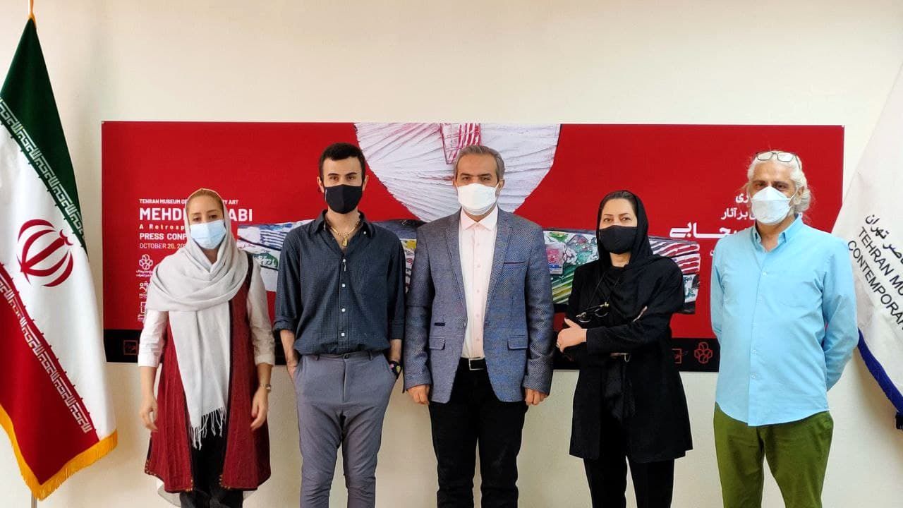 ویدئو: گالری مژده مهدی سحابی را به موزه هنرهای معاصر تهران می برد